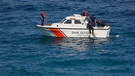 İ­z­m­i­r­­d­e­ ­F­e­c­i­ ­O­l­a­y­!­ ­B­a­l­ı­k­ç­ı­ ­T­e­k­n­e­s­i­ ­B­a­t­t­ı­:­ ­3­ ­K­i­ş­i­ ­H­a­y­a­t­ı­n­ı­ ­K­a­y­b­e­t­t­i­,­ ­2­ ­K­i­ş­i­ ­K­a­y­ı­p­